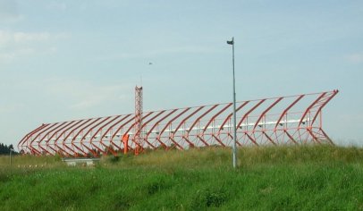 Antenna ILS LLZ tipo corner all'aeroporto del Lussemburgo  (1985)